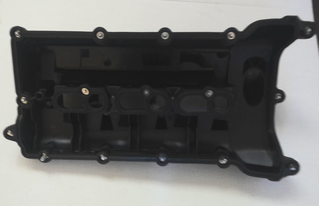 Left Engine Valve Cover w/Gaskets & Bolts